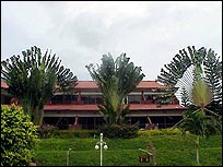 Mvc-493s.jpg (20581 bytes)