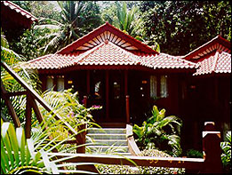 superior_chalet_2.JPG (45329 bytes)